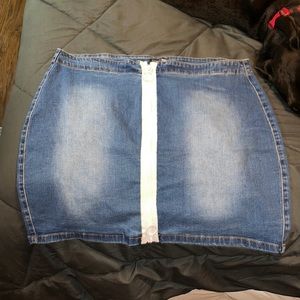 Fashion Nova Jean Mini Skirt With Middle Zipper Size 2X